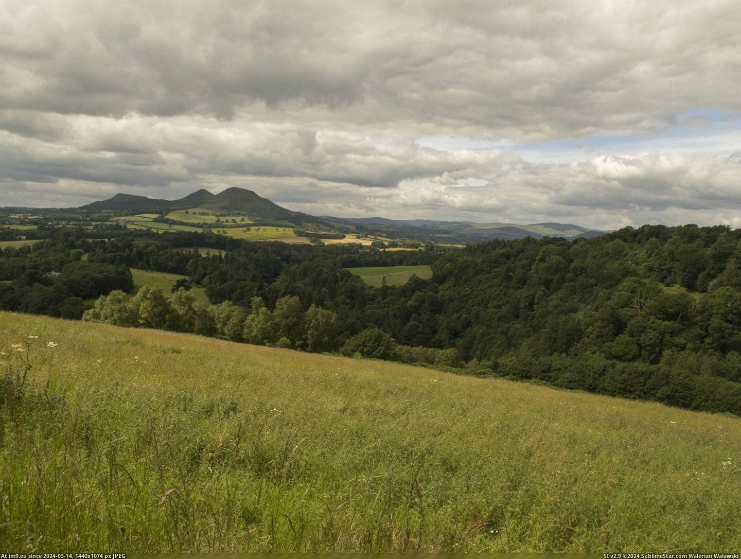 #Scotland #Hills #2736x2052 #Eildon #Borders #Scottish [Earthporn] The Eildon Hills, Scottish Borders, Scotland [OC][2736x2052] Pic. (Изображение из альбом My r/EARTHPORN favs))