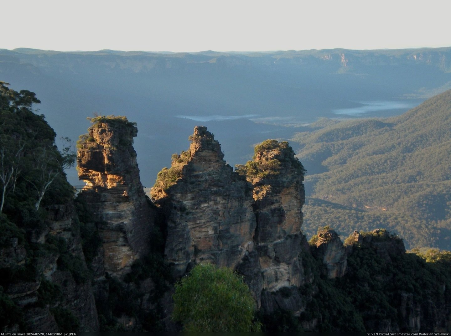 #Morning #Blue #Mountains #Sisters #Ross #Australia #Early #Anna [Earthporn] The Three Sisters. Early morning in the Blue Mountains by Anna April-Ross [2048x1521] (Australia) Pic. (Obraz z album My r/EARTHPORN favs))