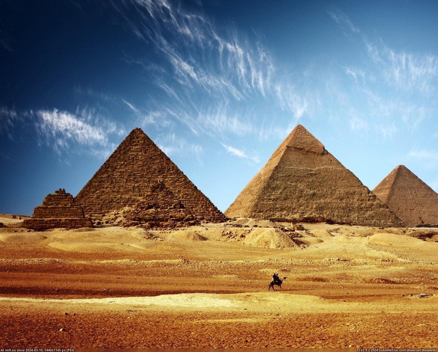 #Wallpaper #Beautiful #Blue #Sand #Pyramid #Egypt #2560x2048 #Wide #Golden #Sky Egypt - pyramid, golden sand and blue sky (Wallpaper 2560x2048) Pic. (Bild von album Rehost))