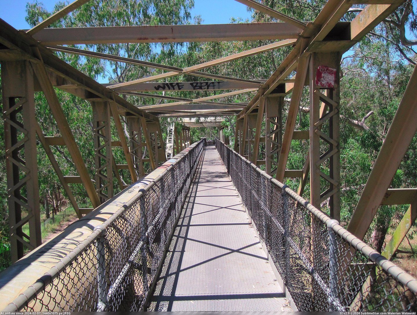 footbridge (in Yarra)