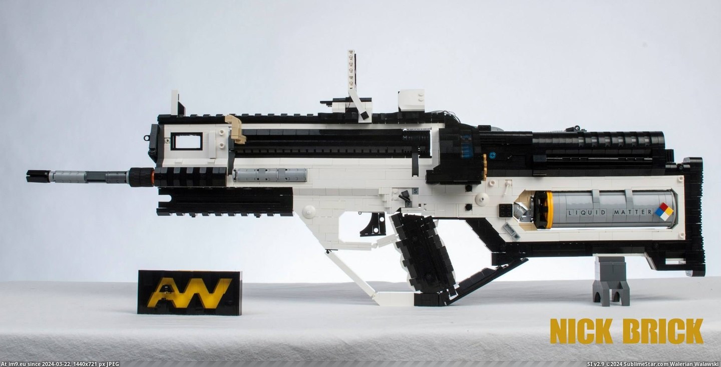 #Gaming #Friend #Lego #Weapons #Life #Size [Gaming] A friend of mine makes life size Lego Weapons. 24 Pic. (Bild von album My r/GAMING favs))