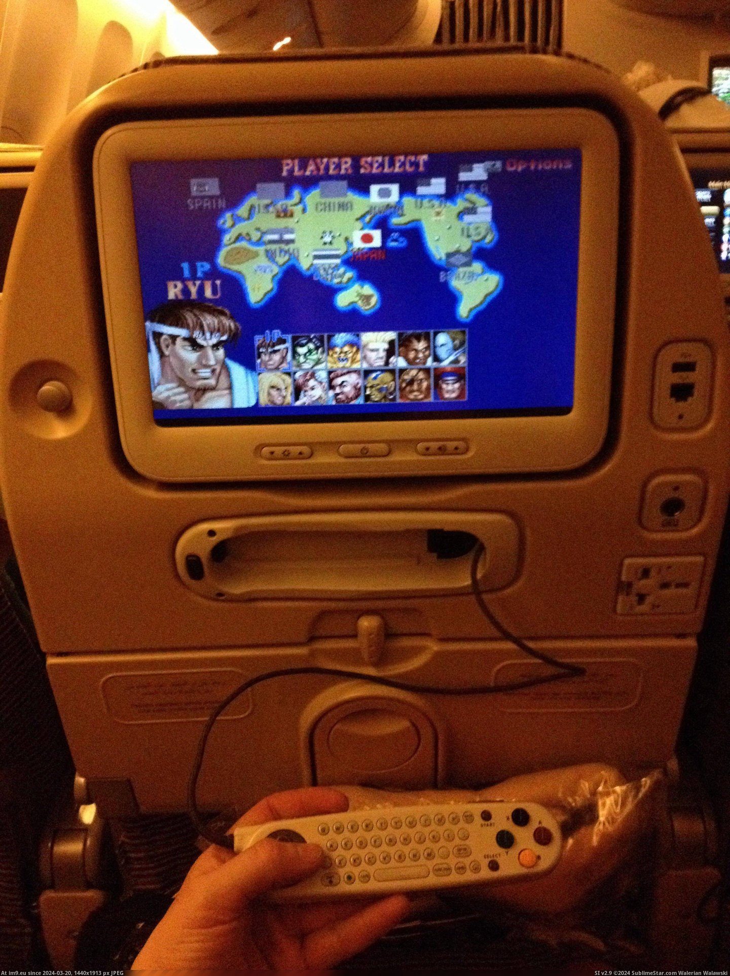 #Gaming #Flight #Fighter #Street [Gaming] In-Flight Street Fighter Pic. (Image of album My r/GAMING favs))