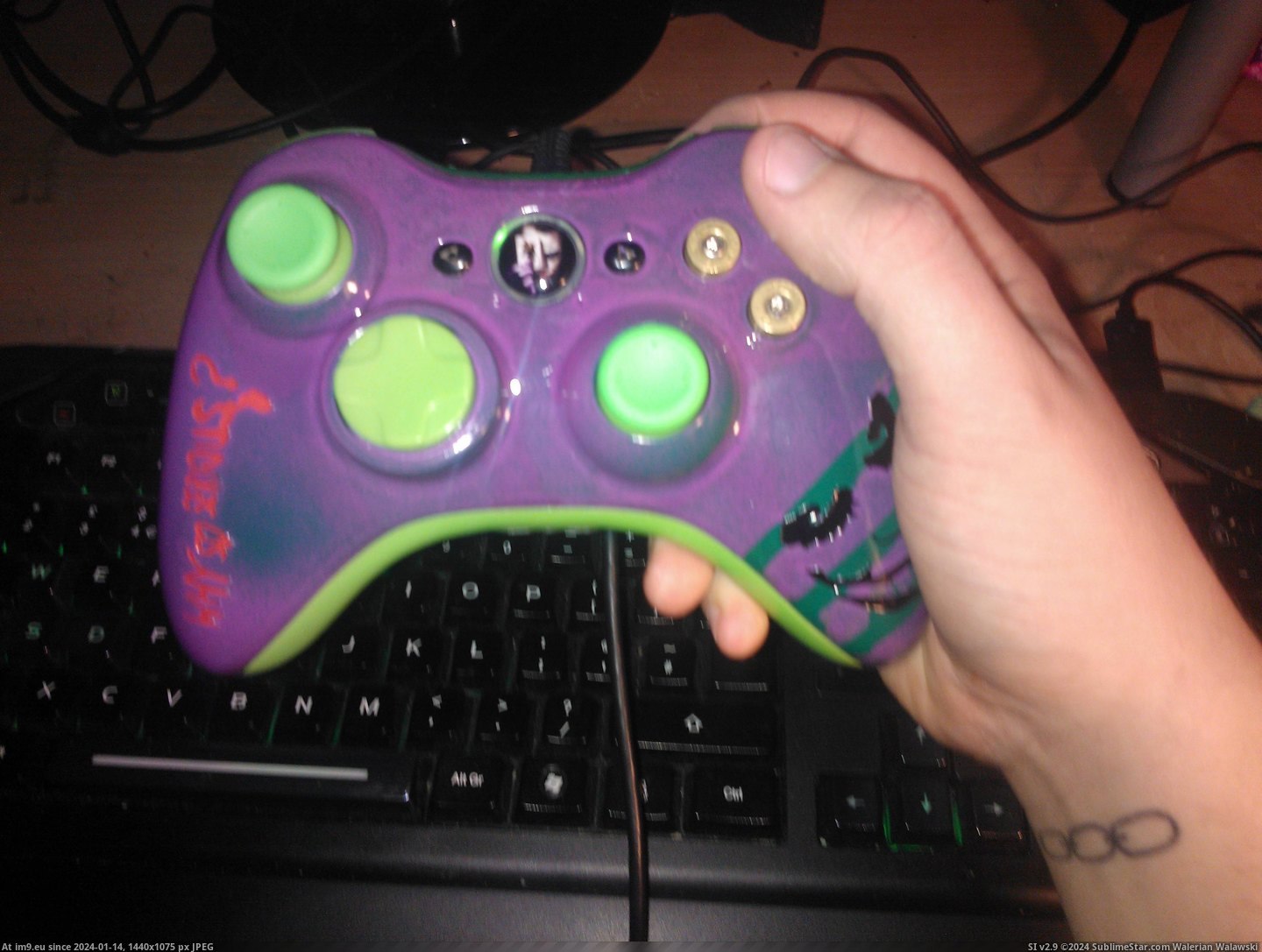 #Album #Gaming #Pretty #Law #Controllers #Brother #Cool #Xbox [Gaming] So my Brother in-law made some pretty cool custom xbox controllers [ALBUM] 8 Pic. (Obraz z album My r/GAMING favs))