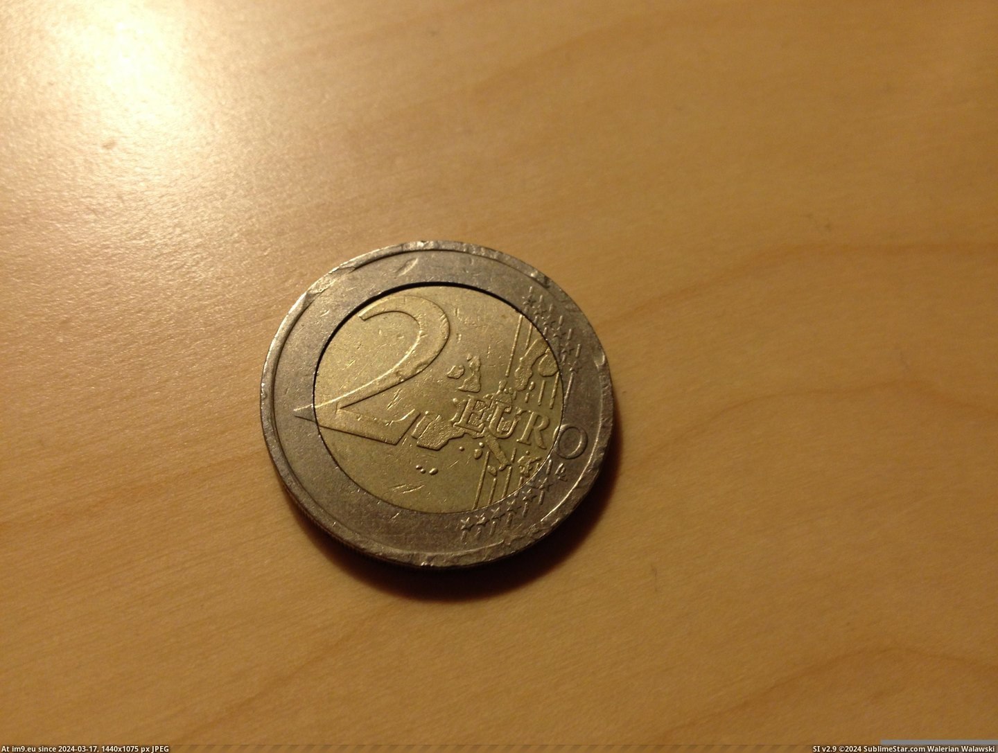 #Off #Coin #Ring [Mildlyinteresting] The ring from this coin comes off 1 Pic. (Bild von album My r/MILDLYINTERESTING favs))