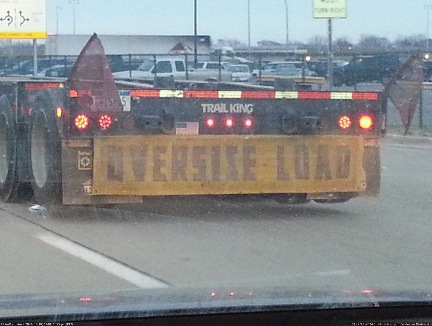 #Load #Oversized #Thinks [Mildlyinteresting] The 'z' on this 'Oversized load' sign thinks its an 's'. Pic. (Bild von album My r/MILDLYINTERESTING favs))