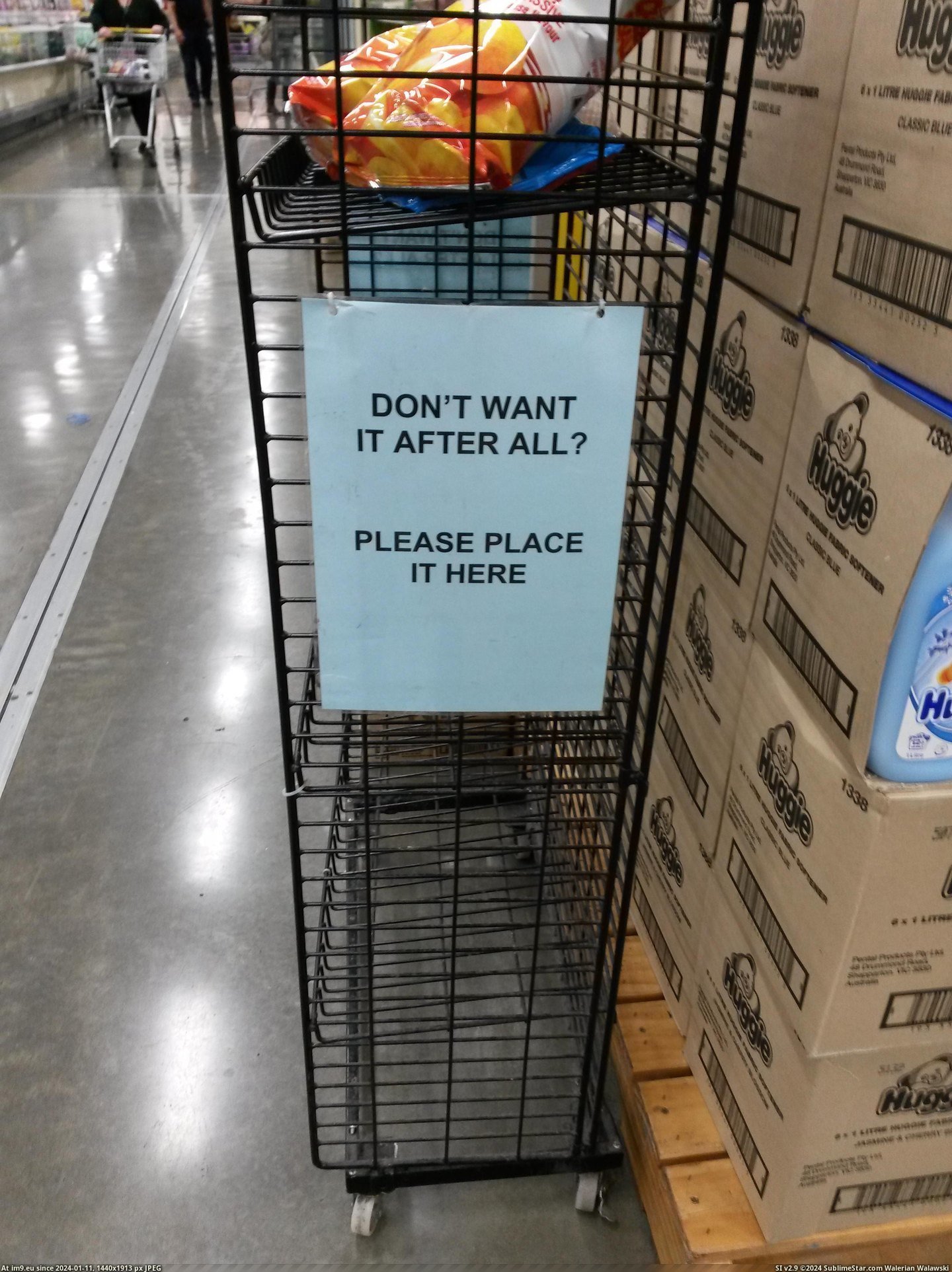 [Mildlyinteresting] This supermarket has a place to put stuff if you change your mind. (in My r/MILDLYINTERESTING favs)