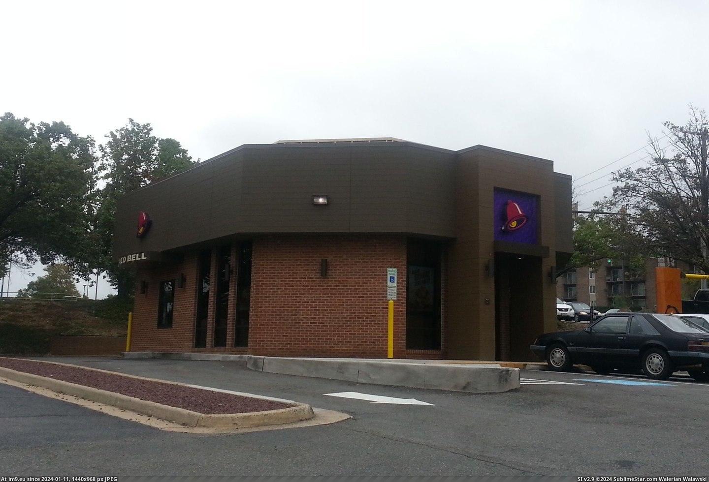 #Bell #Taco #Bank [Mildlyinteresting] This Taco Bell used to be a bank Pic. (Image of album My r/MILDLYINTERESTING favs))