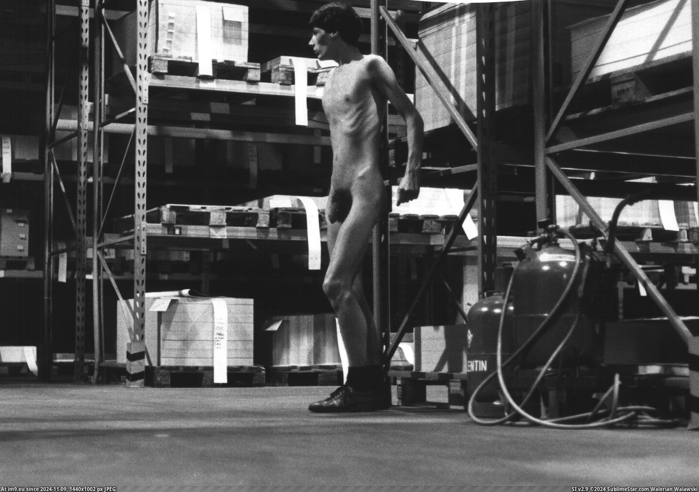 #Nude #Nudes #Naked #Nackt #Grochowski #Mike25 #Nacktbilder #Nacktselfie #Nacktfotos #Nacktselfies #25mike25 #Aktfotos Naked at work Pic. (Image de album Instant Upload))