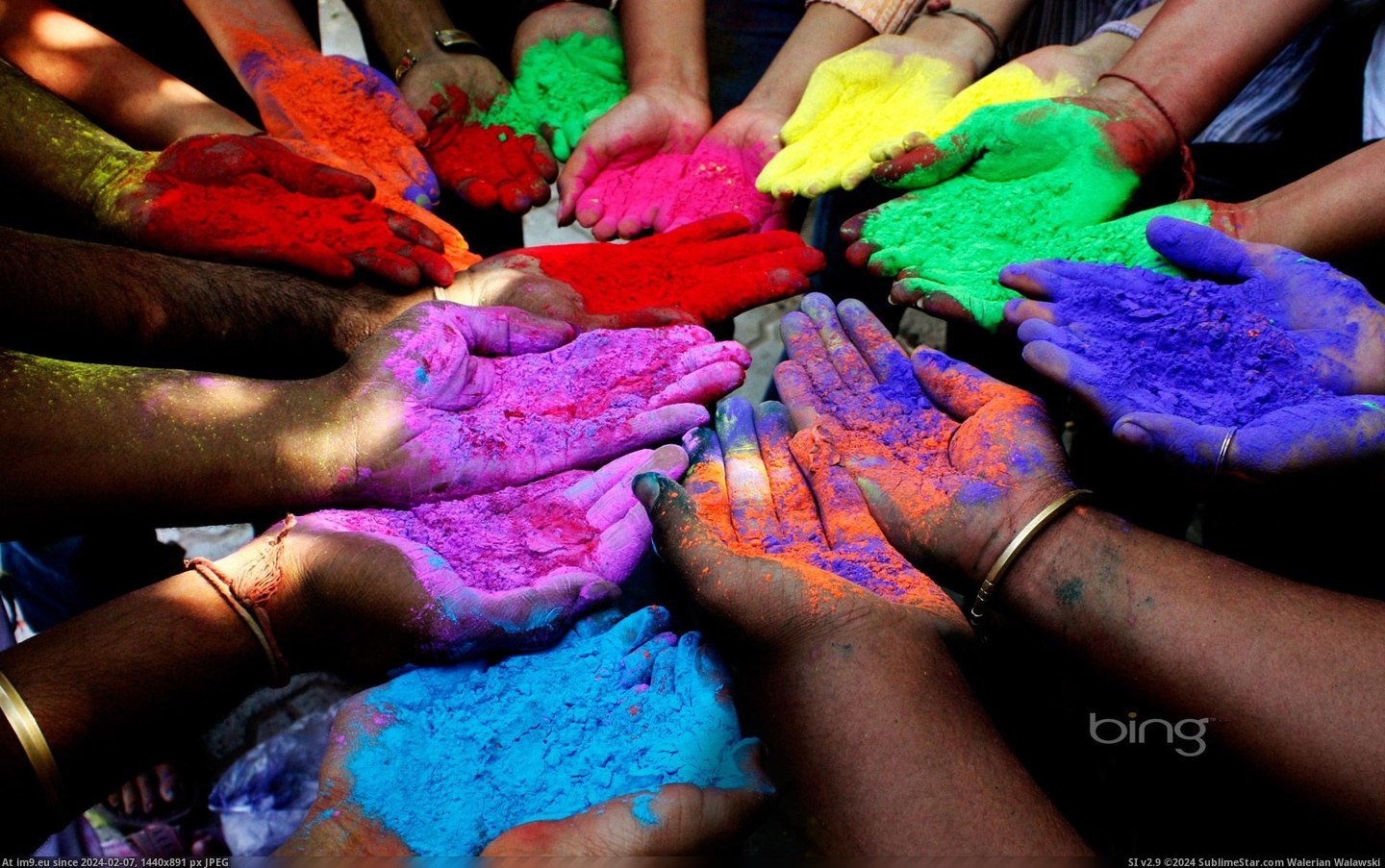 People holding powder paints to celebrate Holi (Festival of Colors) in Ahmedabad, India (Corbis) 2013-03-27 (in Best photos of March 2013)