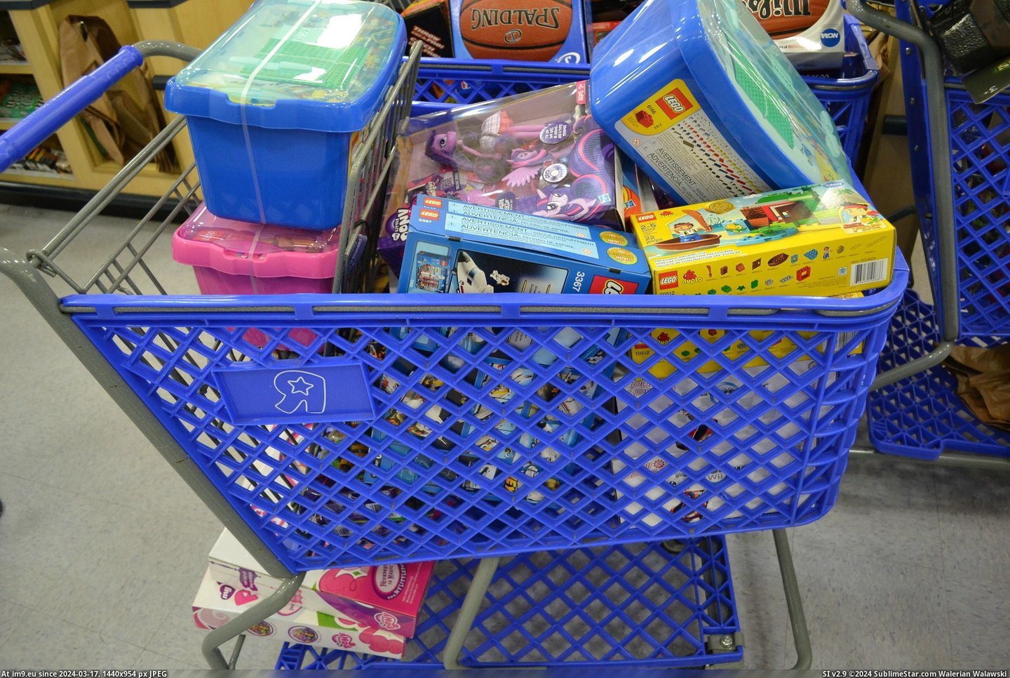 #For #Happy #All #Bunch #Tots #Donated #Christmas #Toys #Kids [Pics] Hopefully this makes a bunch of kids happy this Christmas all donated to Toys for Tots. 4 Pic. (Obraz z album My r/PICS favs))