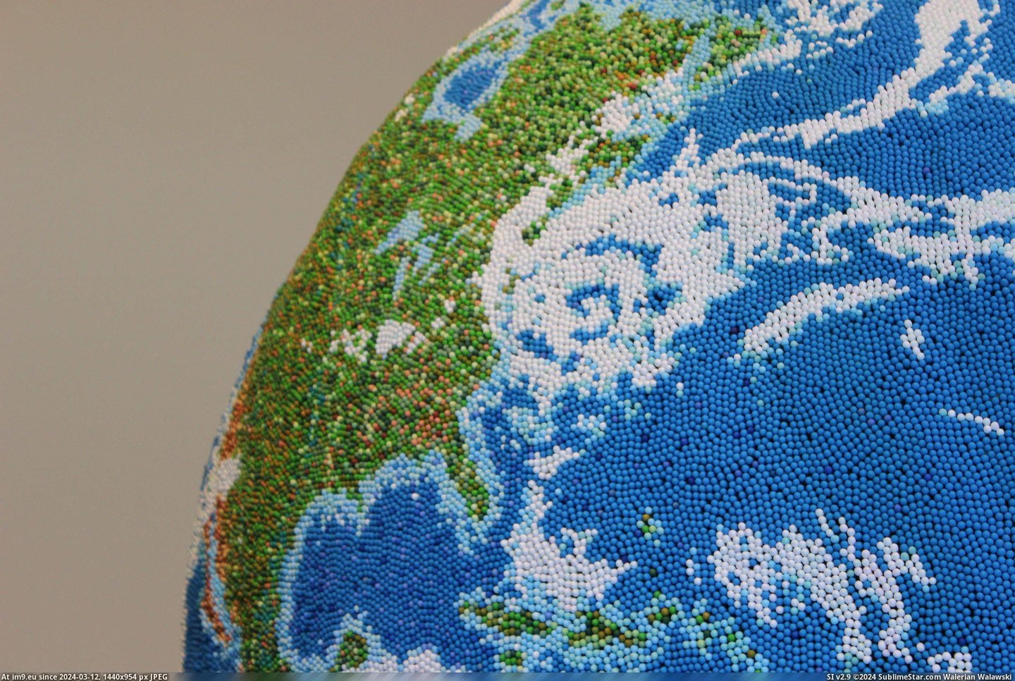 #Years #Making #Globe #Matches #Sculptor #Dad #Spent [Pics] My dad is a sculptor and has spent 2 years making this globe made entirely out of matches. 11 Pic. (Bild von album My r/PICS favs))