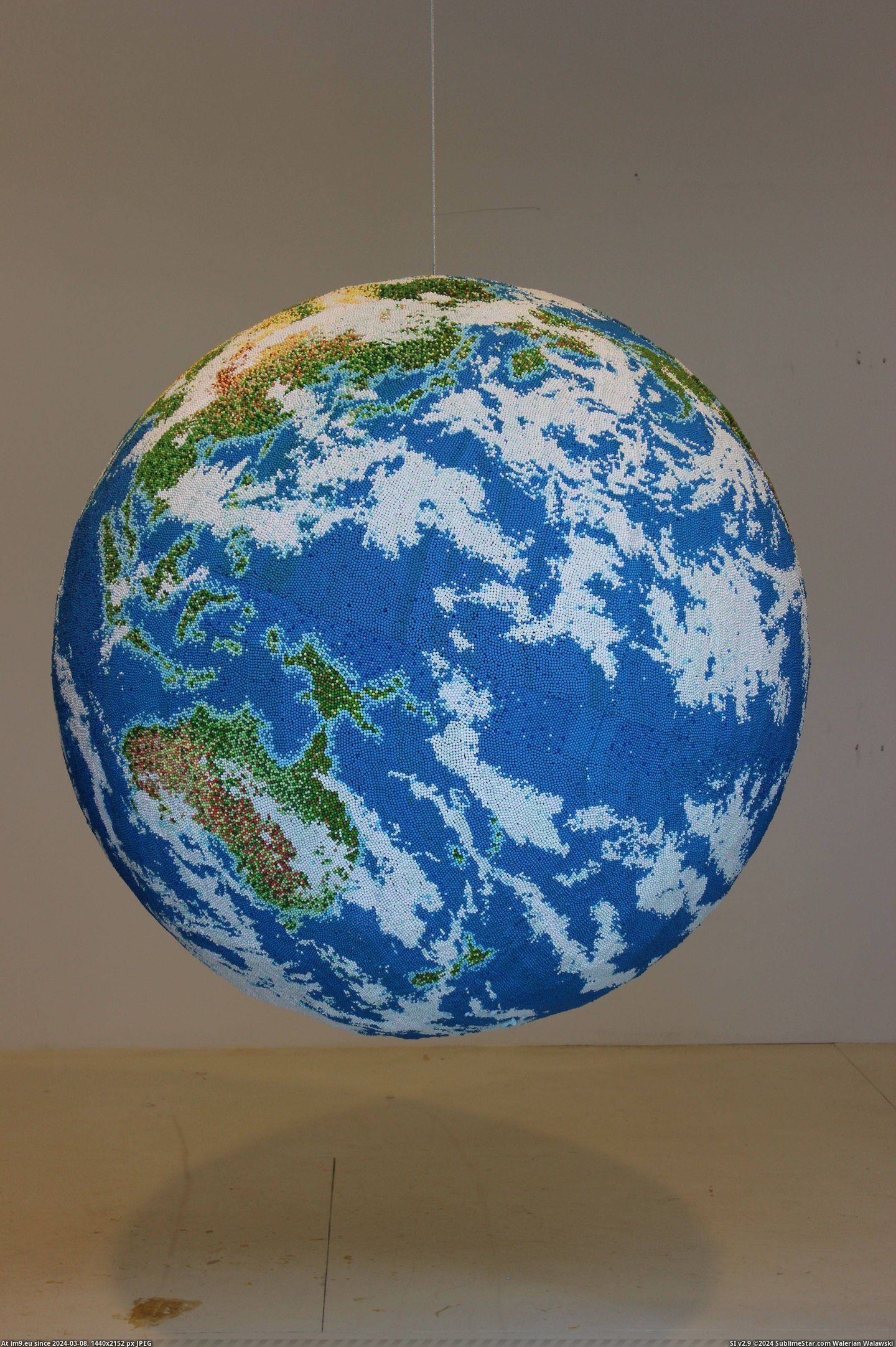#Years #Making #Globe #Matches #Sculptor #Dad #Spent [Pics] My dad is a sculptor and has spent 2 years making this globe made entirely out of matches. 17 Pic. (Obraz z album My r/PICS favs))