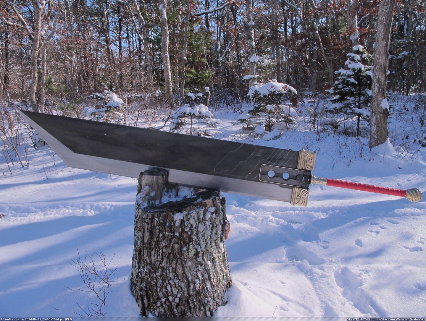 #Guy  #Swords [Pics] So This Guy Make Swords And Things. 11 Pic. (Image of album My r/PICS favs))