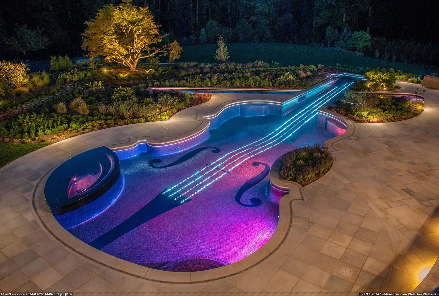 #Pool #Cooler #Violin #Sounds [Pics] Violin pool; it's cooler than it sounds. Pic. (Image of album My r/PICS favs))