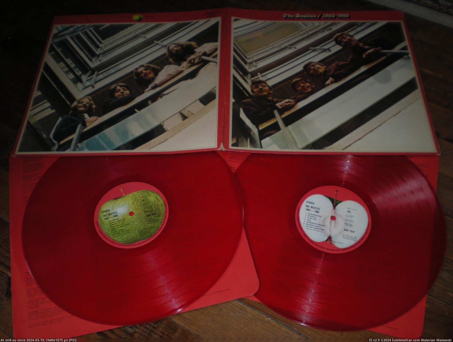 #Red  #Vinyl RED Vinyl 1 Pic. (Bild von album new 1))