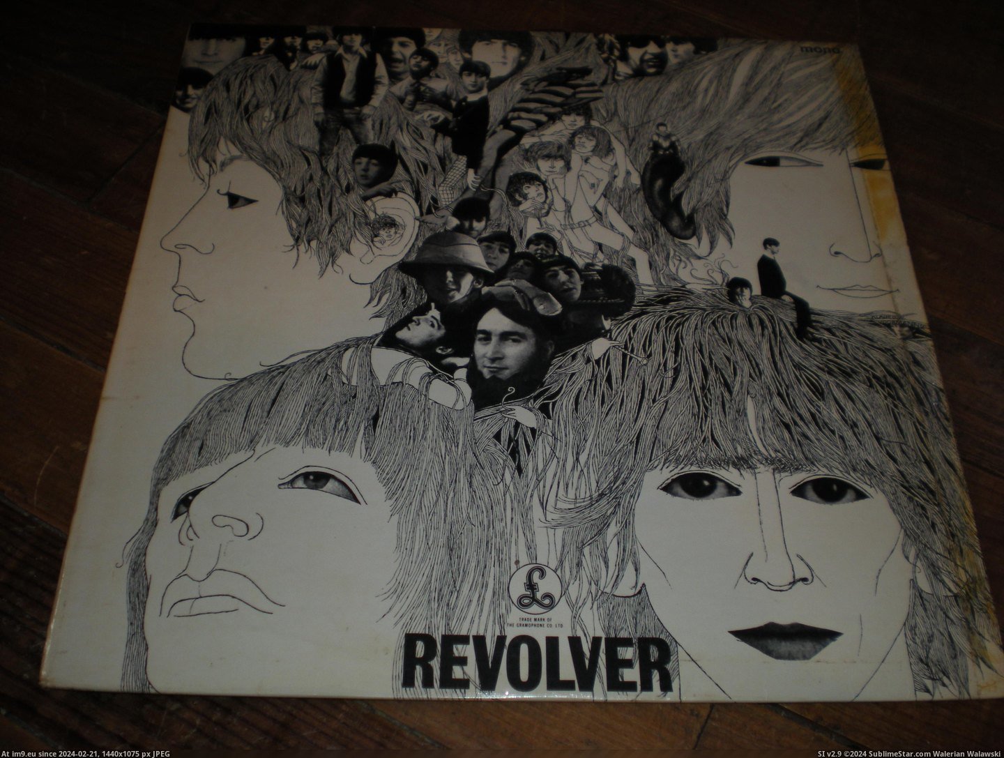  #Revolver  Revolver-2-2 6 Pic. (Image of album new 1))