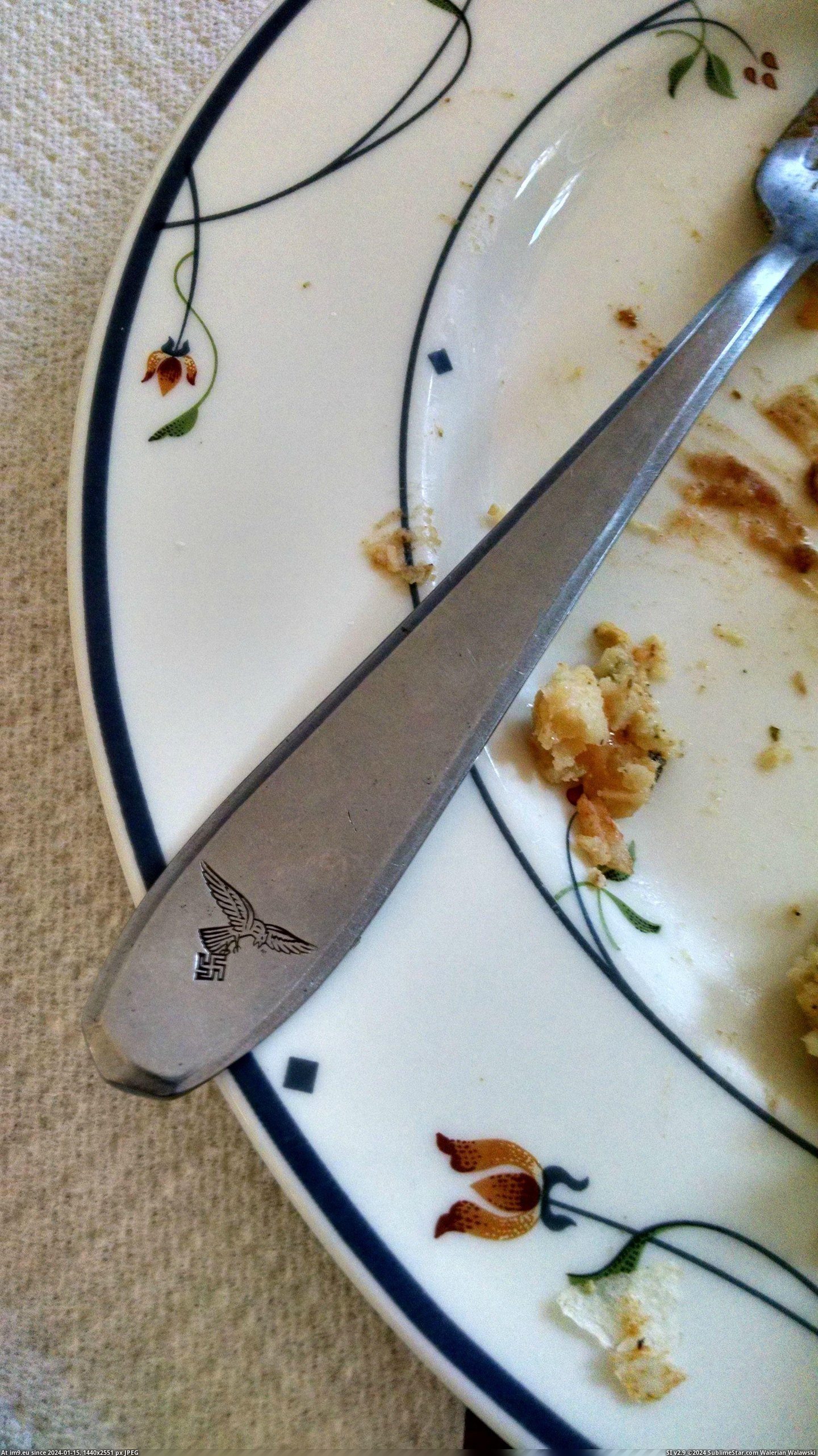 #Wtf  #Eating [Wtf] Found this while eating at an airbnb... Pic. (Изображение из альбом My r/WTF favs))