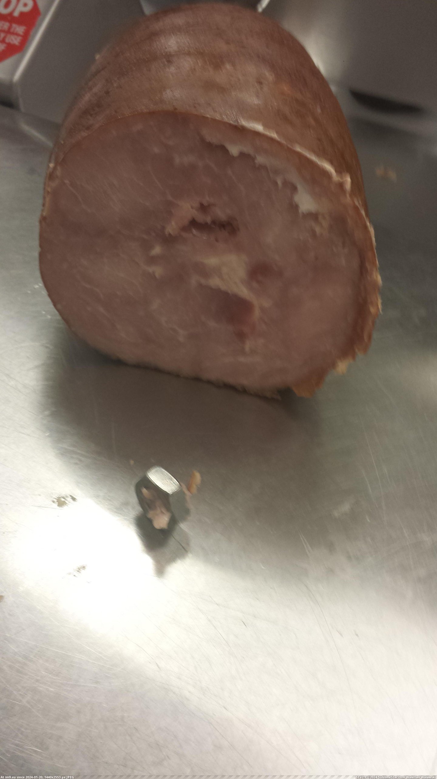 #Wtf #Ham #Customer [Wtf] So this came out of a ham I was slicing for a customer... Pic. (Obraz z album My r/WTF favs))