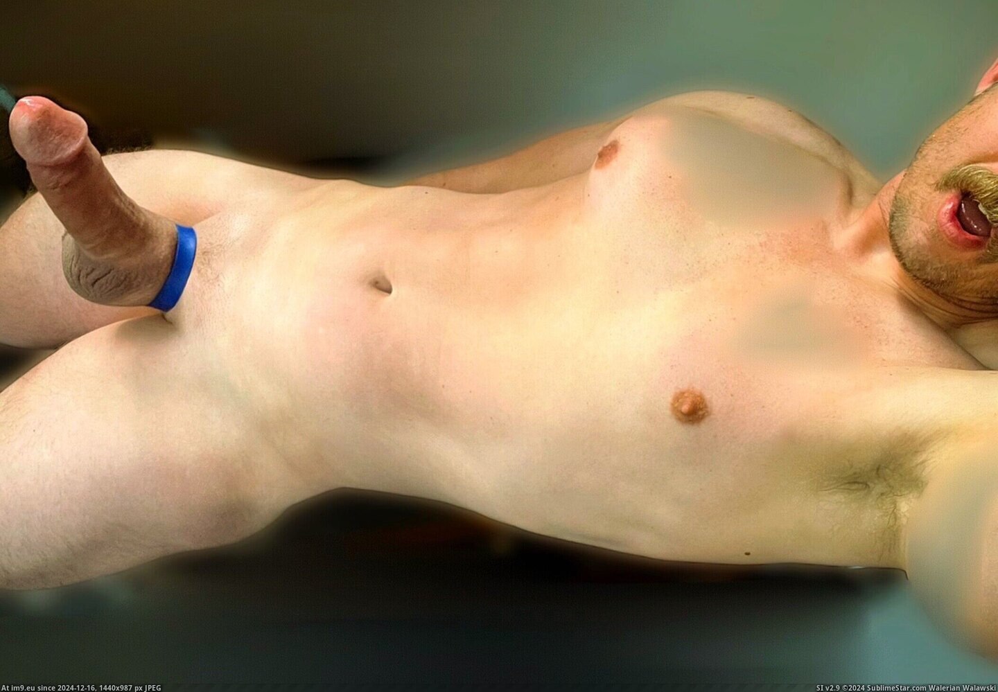 #Selfie #Cock #Guy #Cockring #Cockbulges18241 #Uomo #Shaved #Penis #Wood z40 Pic. (Imagen de album Instant Upload))